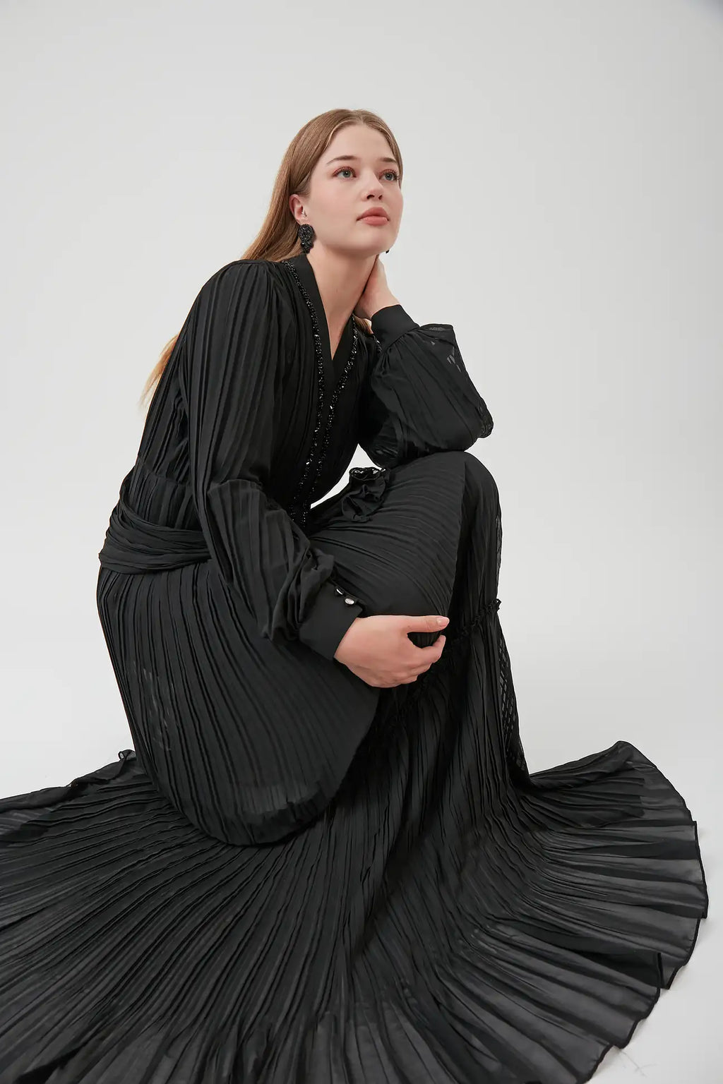 Yakası Taşlı Model Elbise