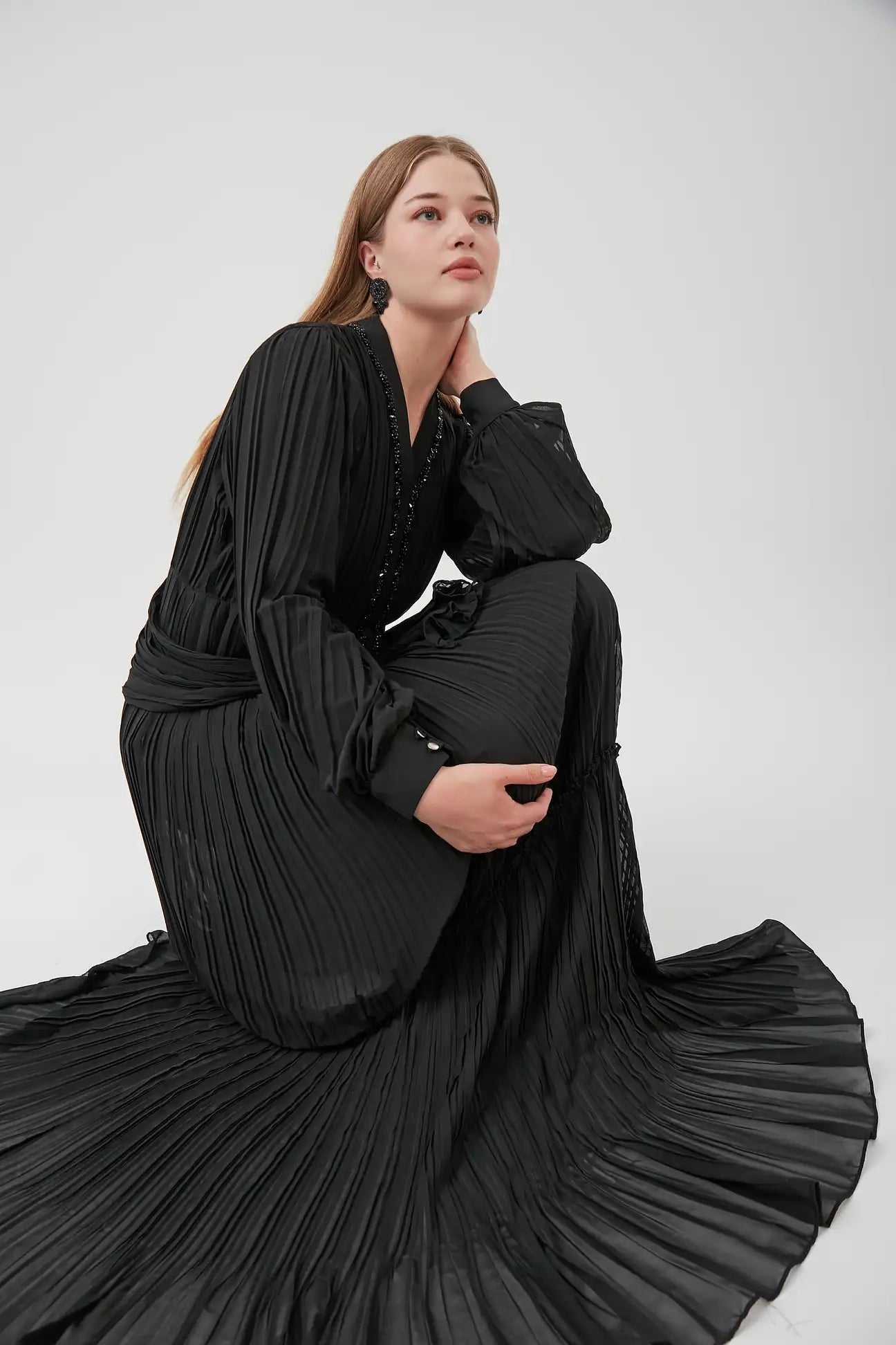 Yakası Taşlı Model Elbise