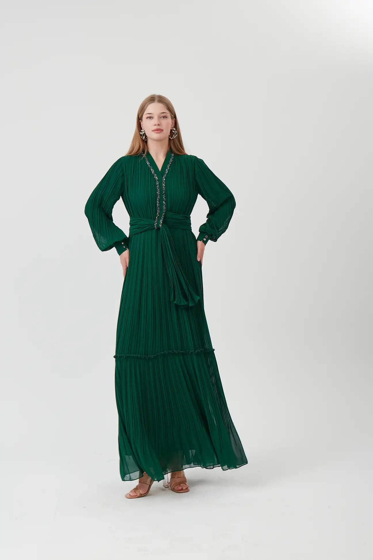 Yakası Taşlı Model Elbise