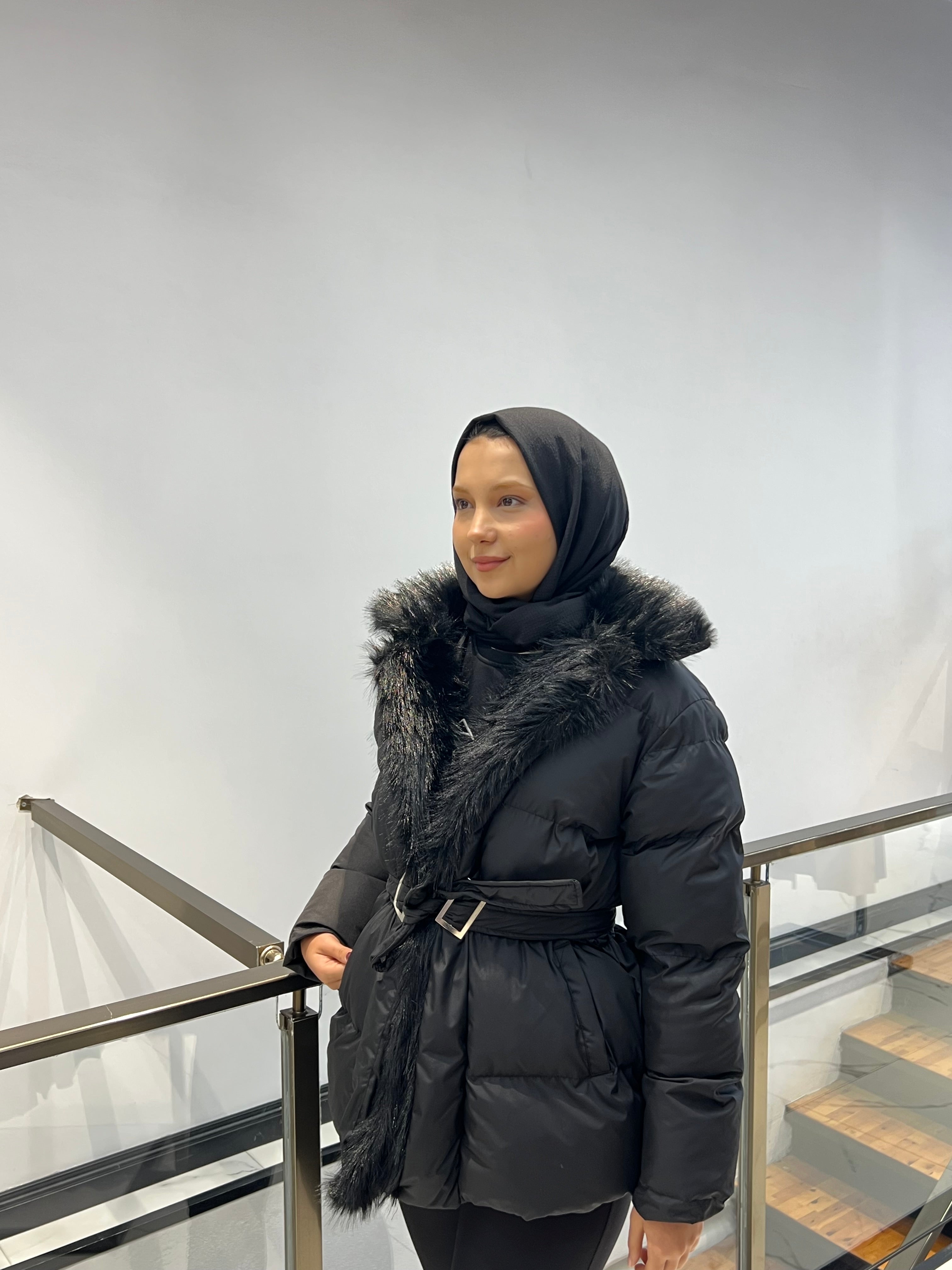 Kürk Detaylı Şişme Mont