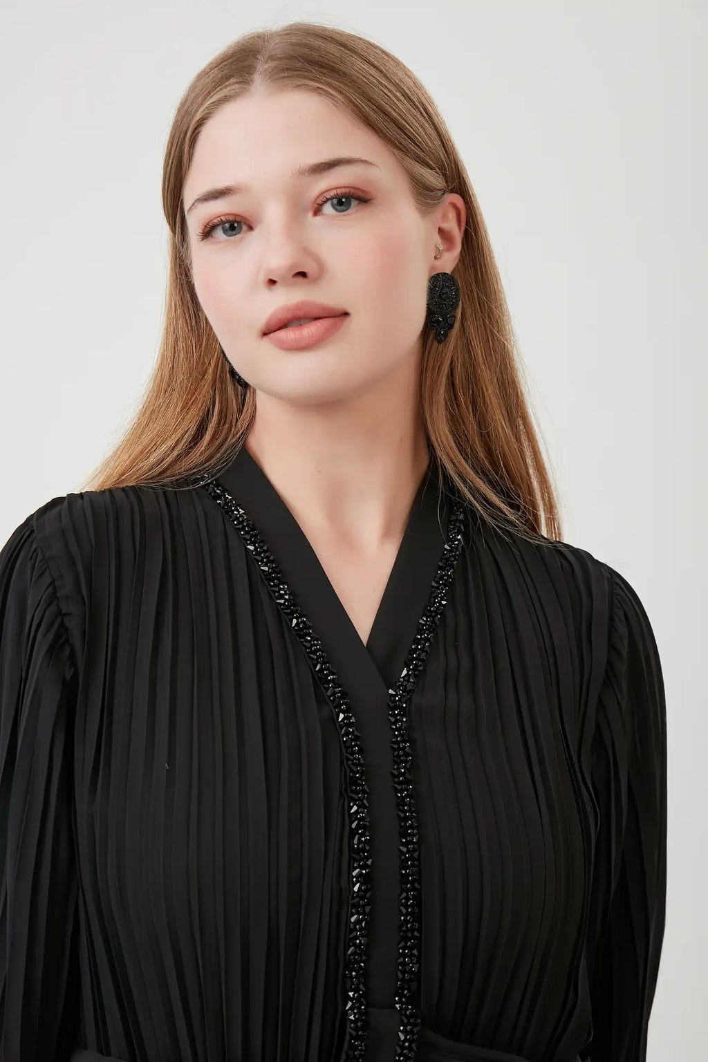 Yakası Taşlı Model Elbise