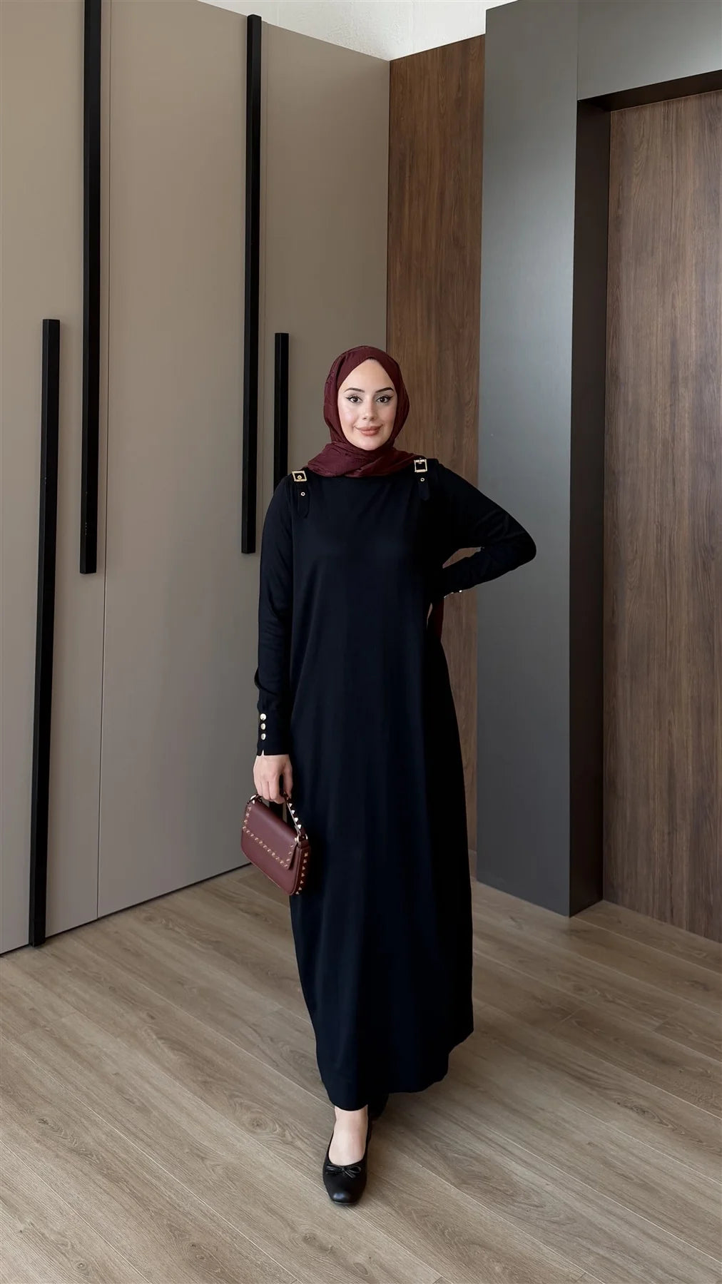 Omuzu Kemer Detaylı Merserize Elbise