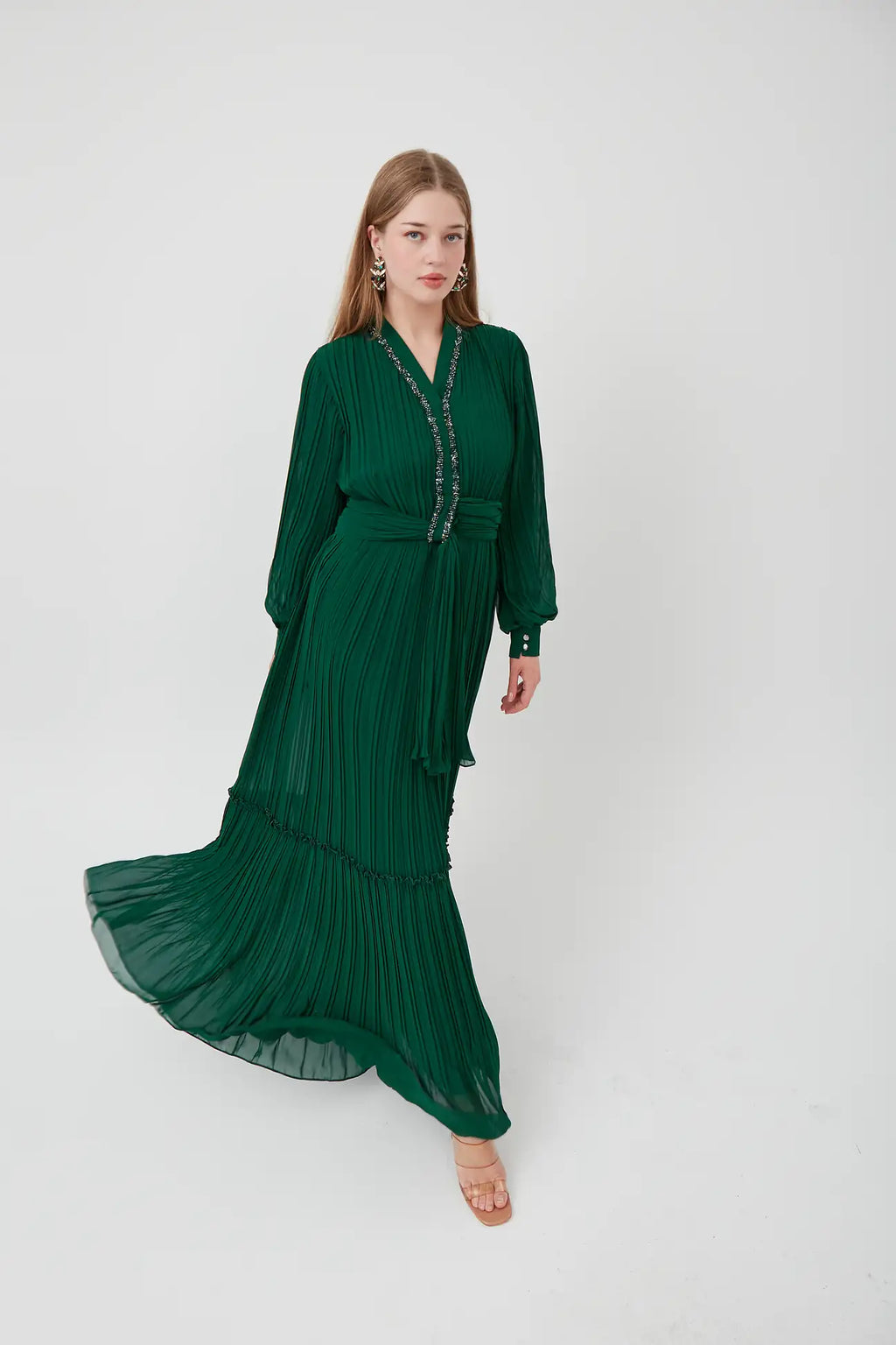 Yakası Taşlı Model Elbise