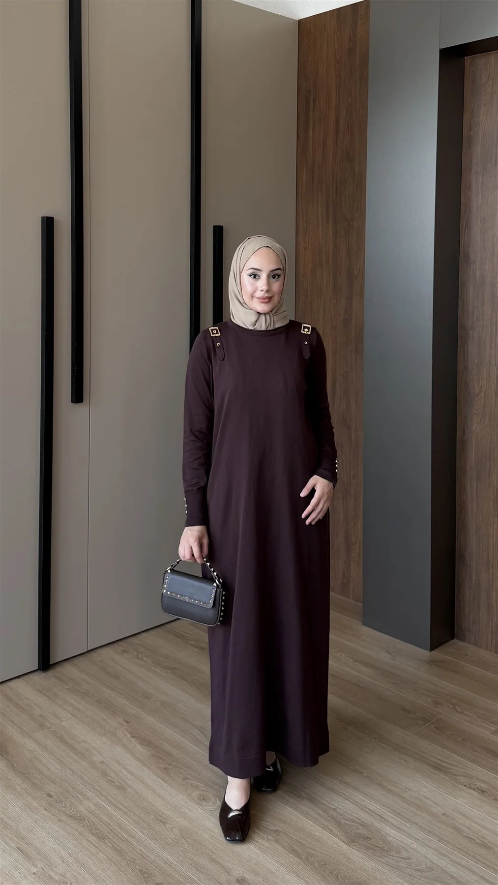 Omuzu Kemer Detaylı Merserize Elbise