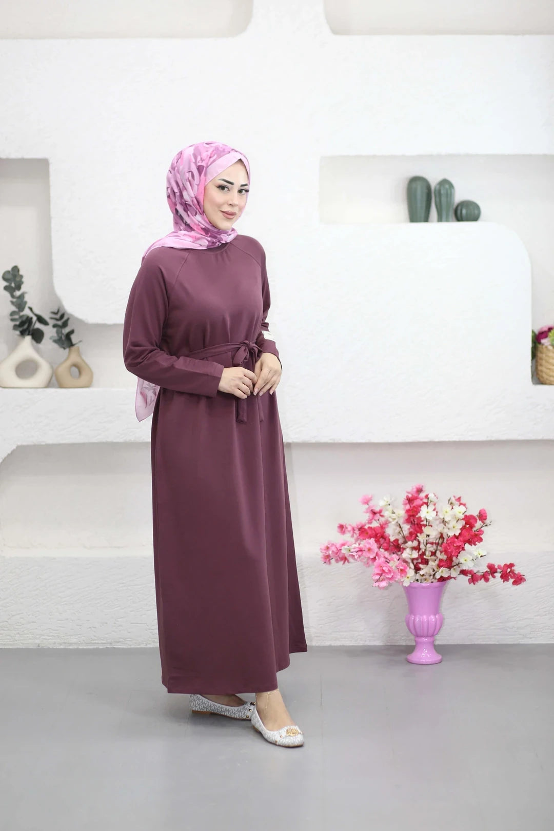 Kolu Etiket Detaylı Elbise