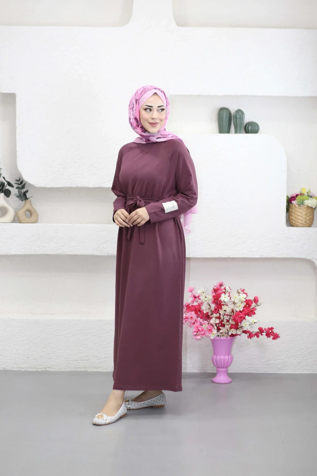 Kolu Etiket Detaylı Elbise