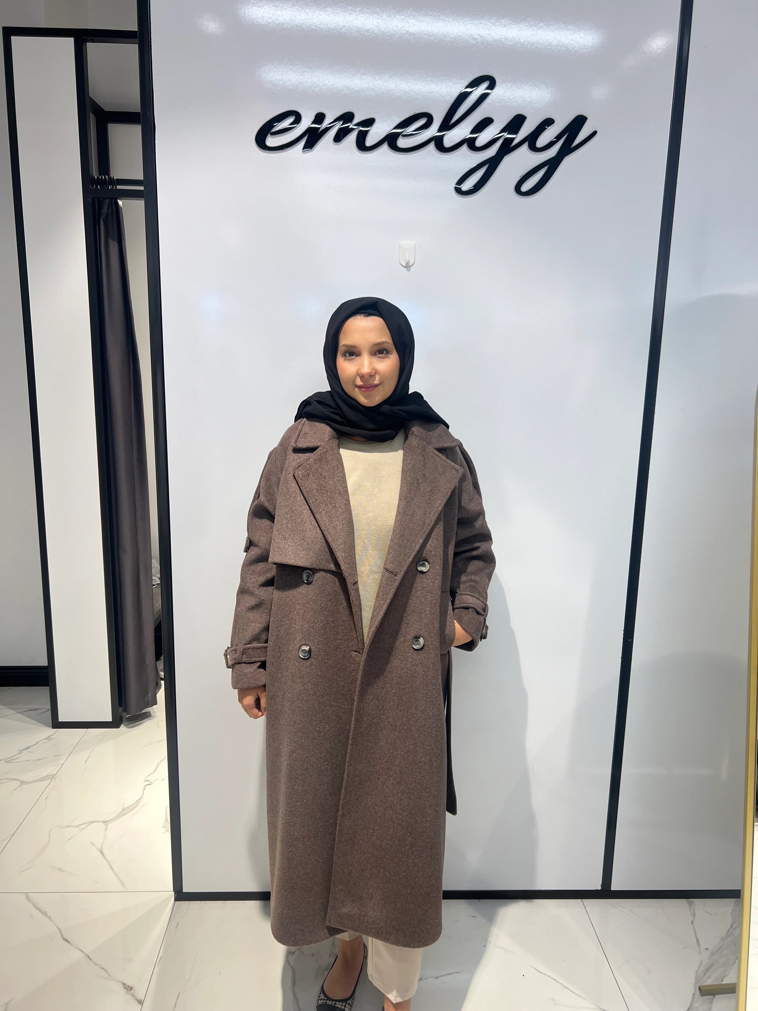 Kaşmir Kaban Apolet Ve Pelerin Detaylı