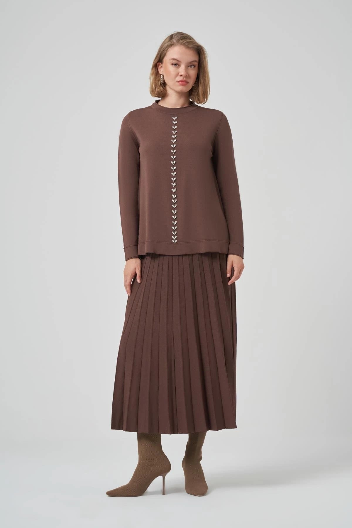 Nuss Taşlı Merserize Takım