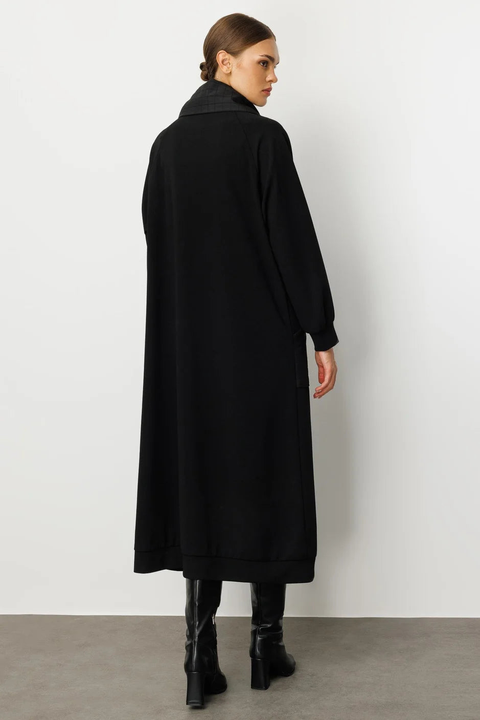 Micca Kare Jakar Kapitone ve Krep Doku Mix Astarlı Mevsimlik Spor Trench Kap